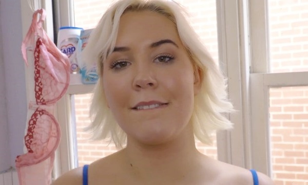 Сочная мастурбация пизды и жопы пышненькой Валентины.